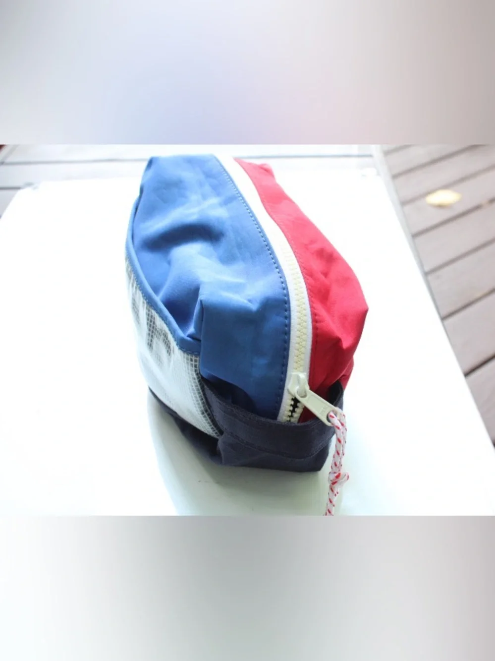 Vineyard vines cosmetics bag